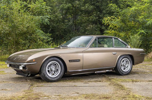 &euro;250-300 000

Впечатляваща оригинална боя Bronzo Scuro Metallizzato на това Lamborghini за италианския пазар. Истински класически автомобил, който спира дъха. Направени са едва 225 бройки, от които само 100 са S модел. 3,9-литровият V12 и страхотният му външен вид допълват прекрасната картина. Този екземпляр е прекарал известно време в САЩ и е възстановен през 2011 година.